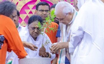 Mata Amritanandamayi,