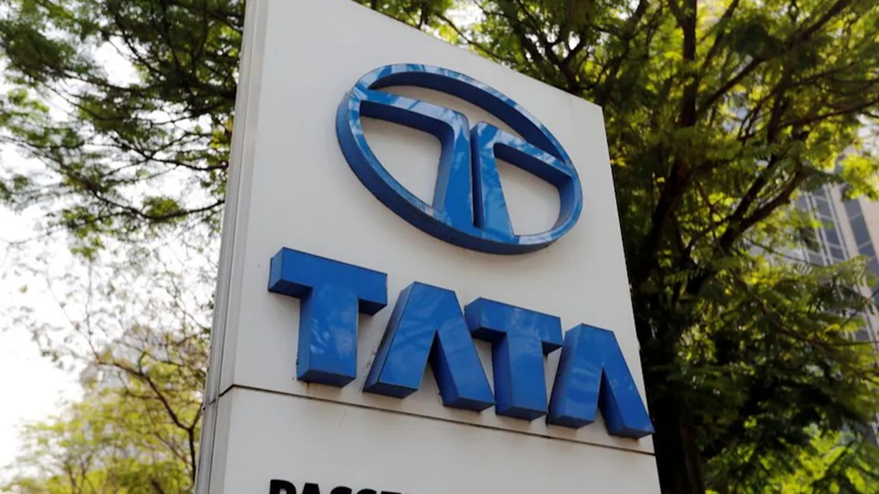 Tata Motors Share Price Today on March 5: Tata Motors demerger impact, Nomura makes big comment