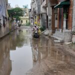 Delhi inside Delhi but not like Delhi: No roads, filthy drains and absence of street lights worsening lives of Jai Vihar residents